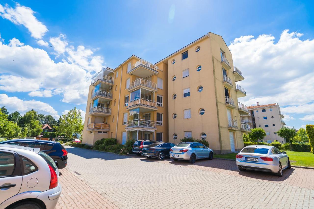 Myflat All-Season Apartment Siofok Bagian luar foto